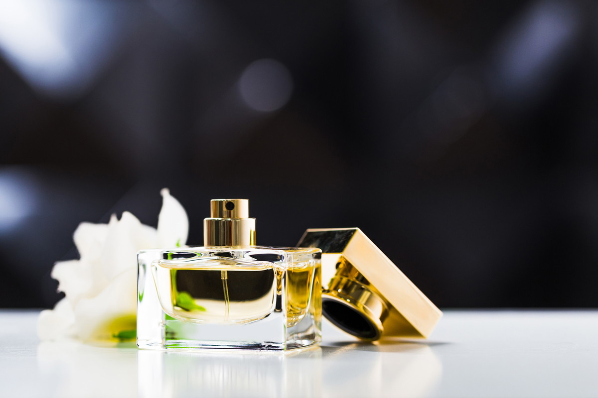 Jak-odroznic-oryginalne-perfumy