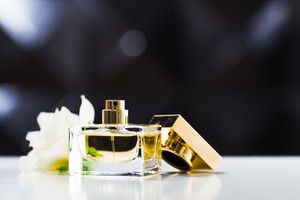 Jak-odroznic-oryginalne-perfumy