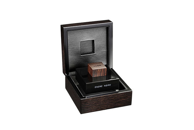 lalique-encre-noire-for-men-407951-1X700-1a1cd03