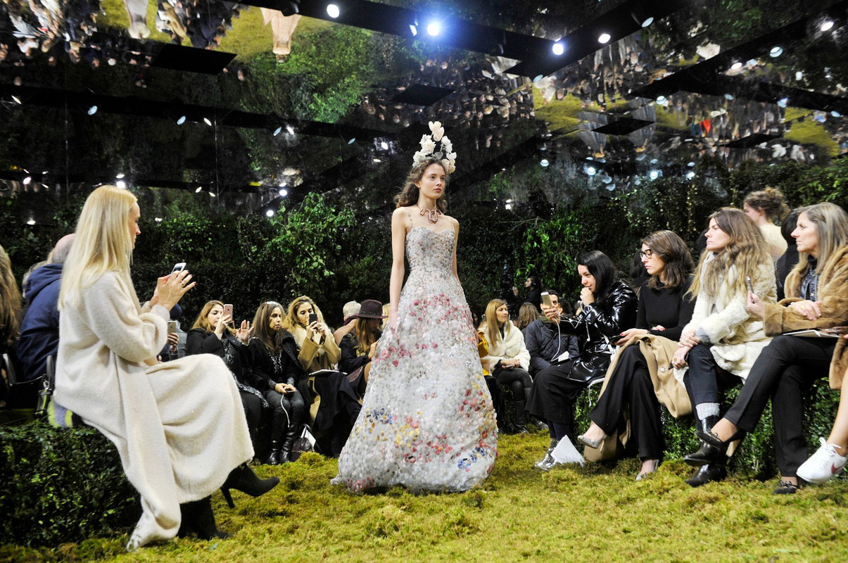 Pokaz kolekcji Dior Haute Couture 2017 w Paryżu