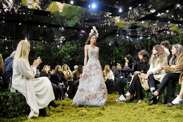 Pokaz kolekcji Dior Haute Couture 2017 w Paryżu