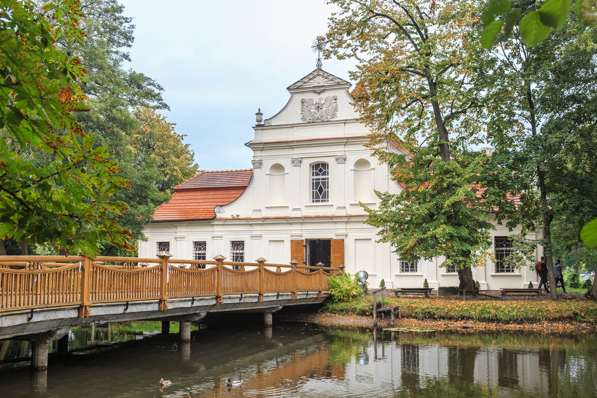 kościół na wodzie w Zwierzyńcu