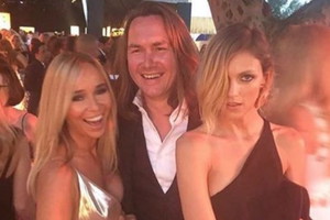 Joanna Przetakiewicz, Anja Rubik i Tomasz Ossoliński na imprezie Leoanrdo DiCaprio