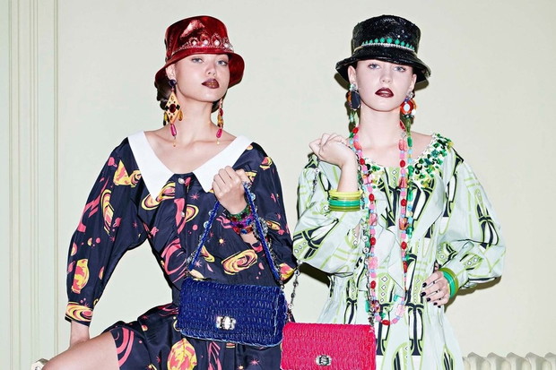 Iris Law i Taylor Hill w kampanii Miu Miu Resort 2017