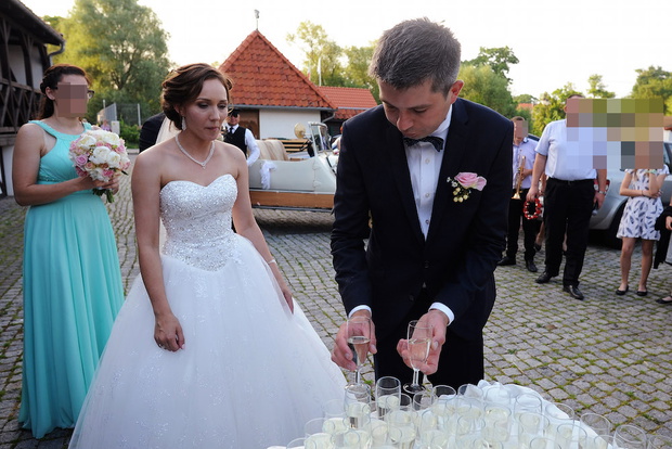SLUB PAWLA SZAKIEWICZA Z MARTYNA MATECKA W BRANIEWIE
