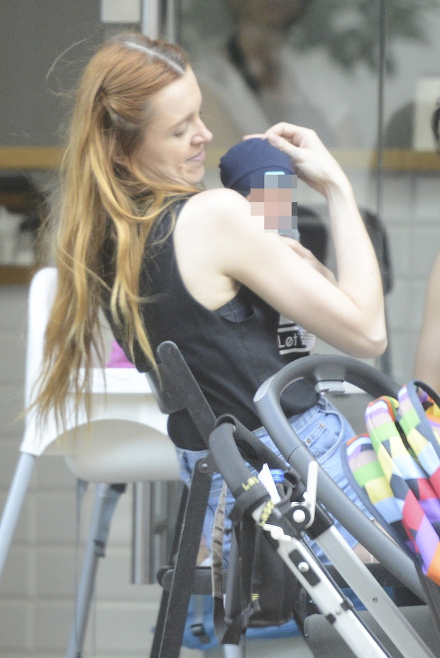 2016.06.03 WarszawaKatarzyna Burzynska z dzieckiemFOT WIN/AF EOS