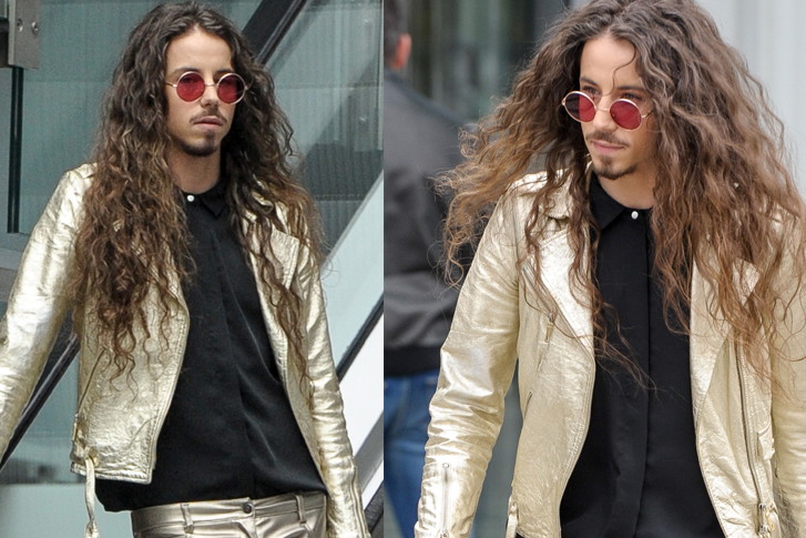 Michał Szpak w złotej stylizacji