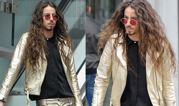 Michał Szpak w złotej stylizacji