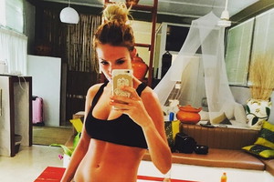 Maja Bohosiewicz w ciąży, pozuje brzuch