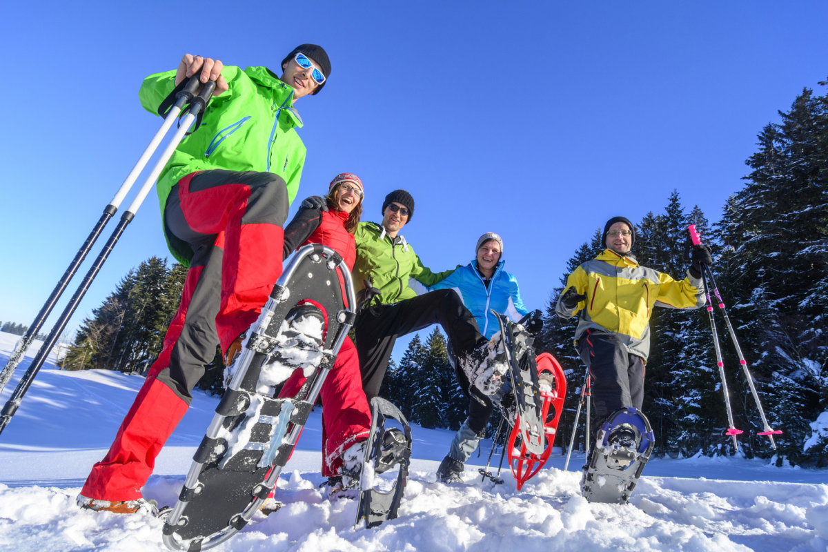 grupa snowboardzistów