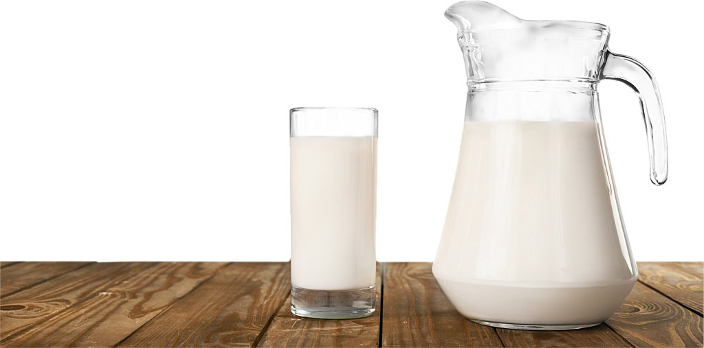 Maślanka i kefir w dzbanku i szklance