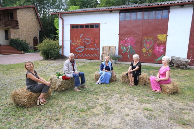 Eugeniusz, Krystyna, Stasia, Lilianna i Marta Manowska w programie Rolnik szuka żony