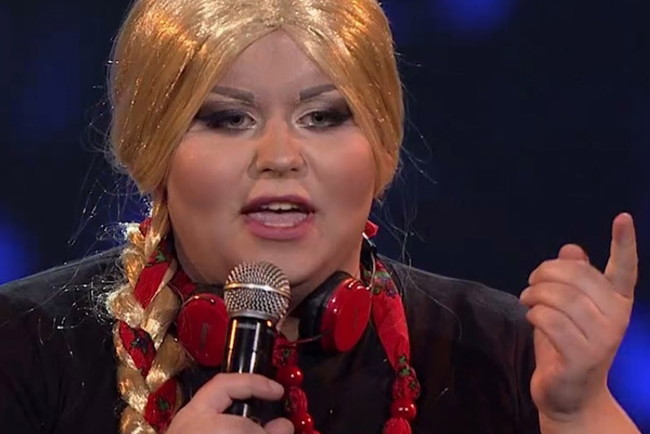 Drag queen w Must Be The Music