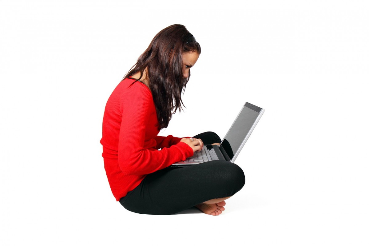 Dziewczyna laptop