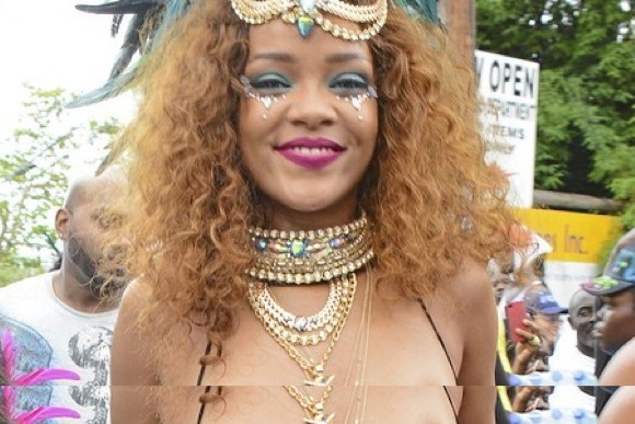 Rihanna w kostiumie kąpielowym