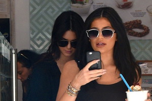 Kendall Jenner, Kylie Jenner