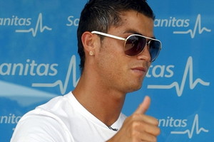 Cristiano Ronaldo pomógł chłopcu po tsunami