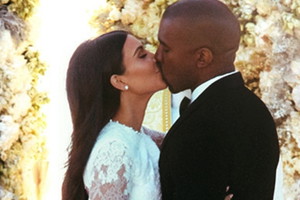 Suknia ślubna Kim Kardashian. Zdjęcia ze ślubu Kim Kardashian i Kanye Westa