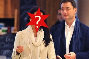 Jacek Rozenek z nową dziewczyną Katarzyną na randce w centrum handlowym