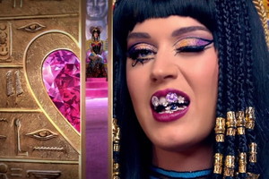 Katy Perry w nowym teledysku. Katy Perry Katy Patra. Nowy teledysk Katy Perry