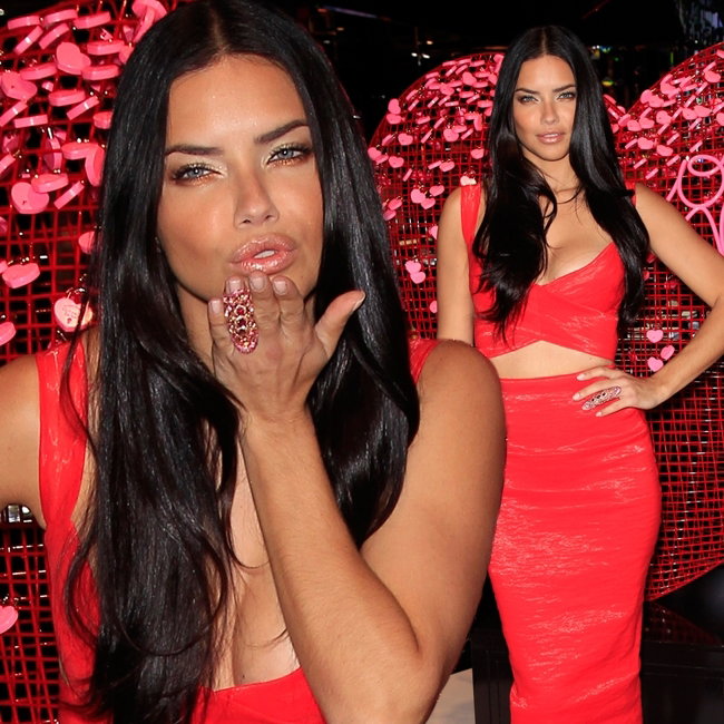 Adriana Lima w czerwonej sukience