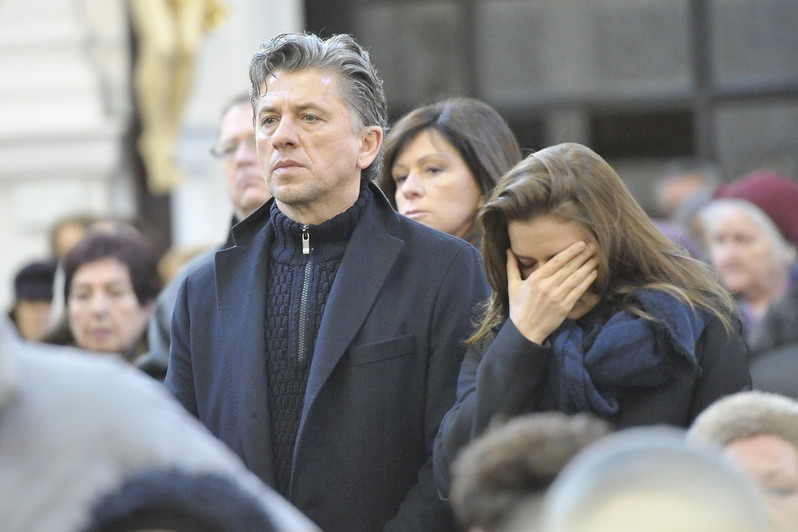 Janusz Józefowicz i Natasza Urbańska na pogrzebie Niny Andrycz