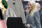 Gwyneth Paltrow w szarym płaszczu