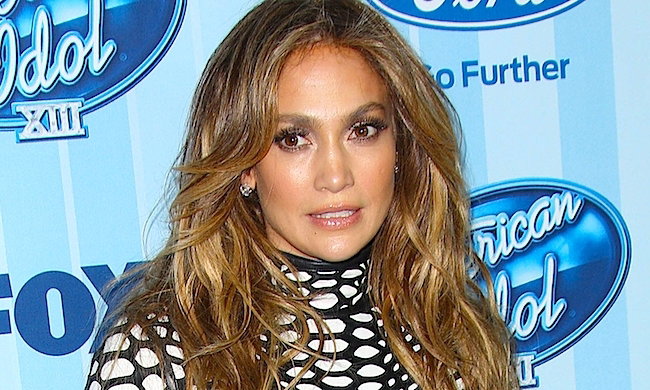 Jennifer Lopez na otwarciu American Idol 13 sezon. Nogi Jennifer Lopez. Jennifer Lopez nago