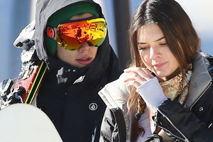 Kendall Jenner i Harry Styles na nartach w Mammoth Lakes