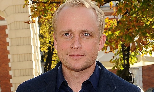 Piotr Adamczyk zapuścił brodę i wąsy