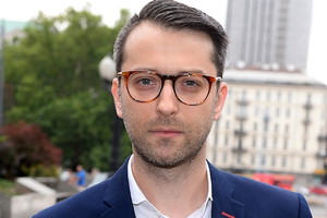 Filip Bobek w Gali. Filip Bobek żałuje, że jest aktorem
