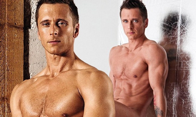 Ritchie Neville nago w Gay Times Naked Issue