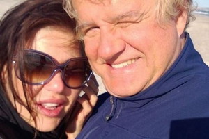 Iwona Węgrowska i Krzysztof Madeyski na plaży w Juracie