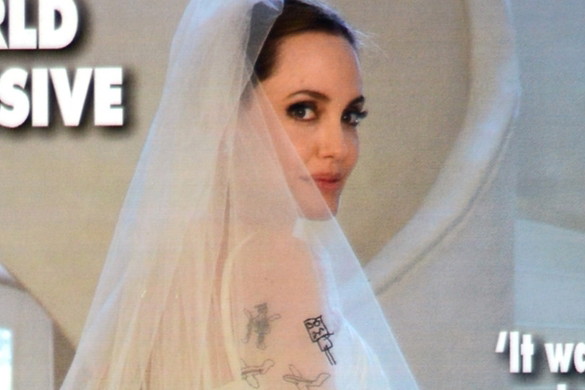 Żarty z sukni ślubnej Angeliny Jolie