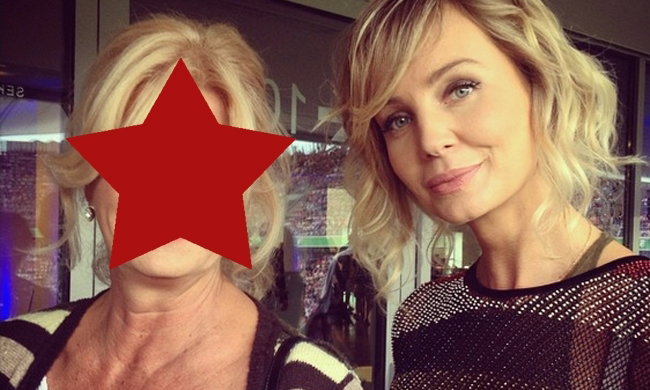 Agnieszka Szulim z mamą na meczu TVN-TVP. Mama Agnieszki Szulim. Agnieszka Szulim pokazała mamę