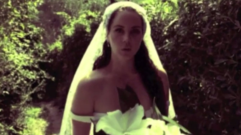 Lana Del Rey w sukni ślubnej
