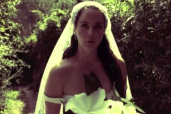 Lana Del Rey w sukni ślubnej