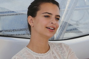 Emily Ratajkowski w Neapolu