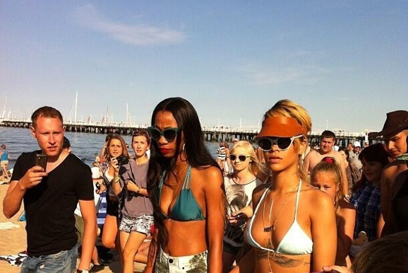 Rihanna w Polsce. Rihanna na plaży w Gdyni
