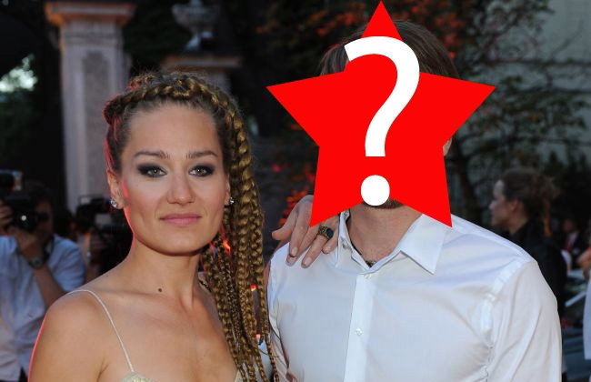 Marika z partnerem na imprezie Samochód Roku Playboy'a 2013