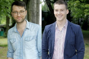 Filip Bobek i Krzysztof Kwiatkowski na planie serialu "Hotel 52"