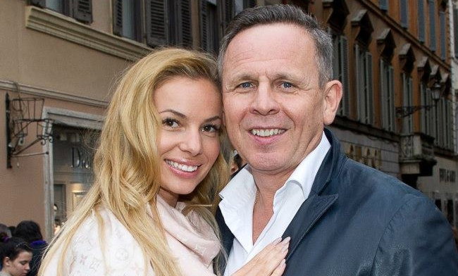 Izabela Janachowska i Krzysztof Jabłoński zaręczyli się. pierścionek zaręczynowy Izabeli Janachowskiej