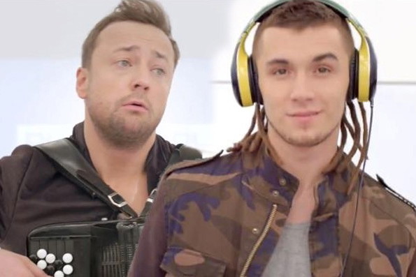 Czesław Mozil i Kamil Bednarek w reklamie Play
