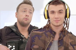 Czesław Mozil i Kamil Bednarek w reklamie Play