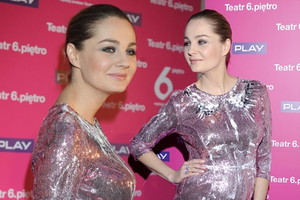 Małgorzata Socha w 5 miesiącu ciąży na urodzinach Teatru 6. Piętro