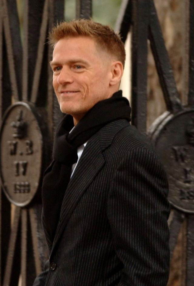 ALLONS_333005_Bryan Adams