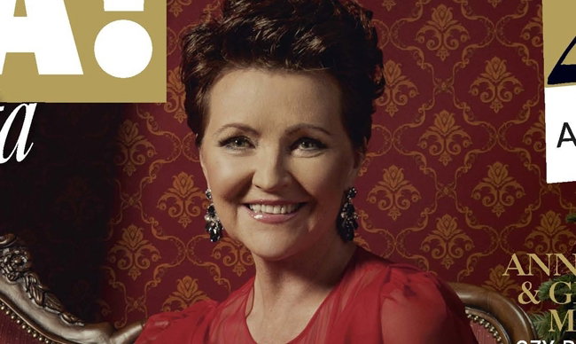 Jolanta Kwaśniewska na okladce świątecznego wydania magazynu "Viva!"