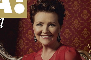 Jolanta Kwaśniewska na okladce świątecznego wydania magazynu "Viva!"