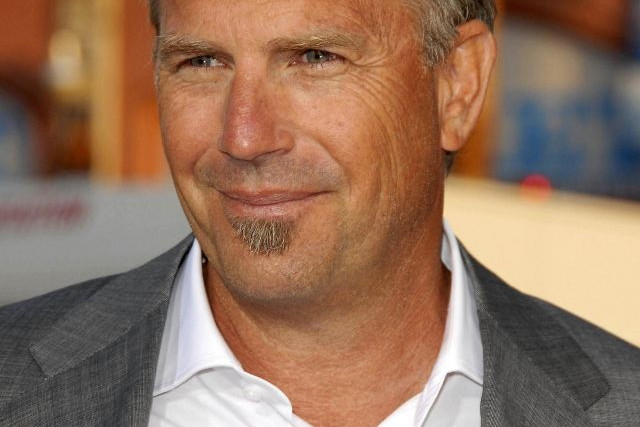 ALLONS_340643_Kevin Costner 01