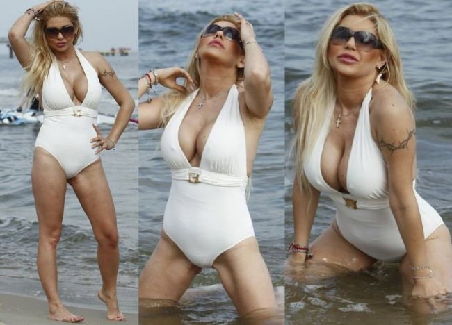 Iwona Węgrowska na plaży na Festiwalu Gwiazd w Międzyzdrojach